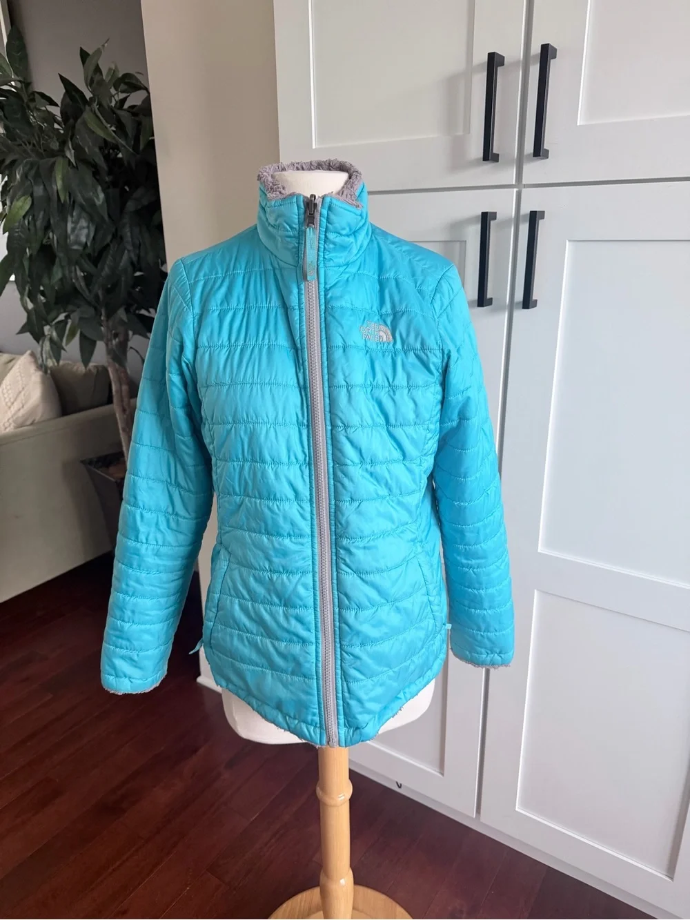 The North Face Girls' Reversible Mossbud Swirl Jacket Bright Blue XL (18)